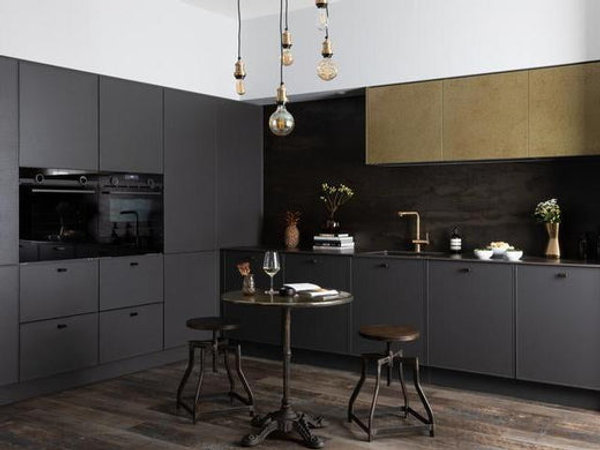 Achieving the Pub Aesthetic: How to Design the Perfect Home Bar