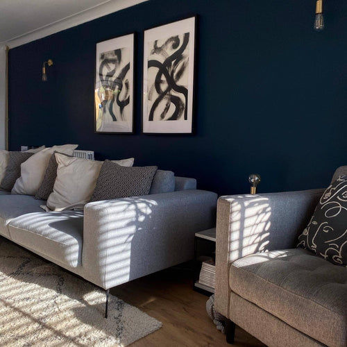Dark Walls and Patterned Wallpapers: The Latest Trend