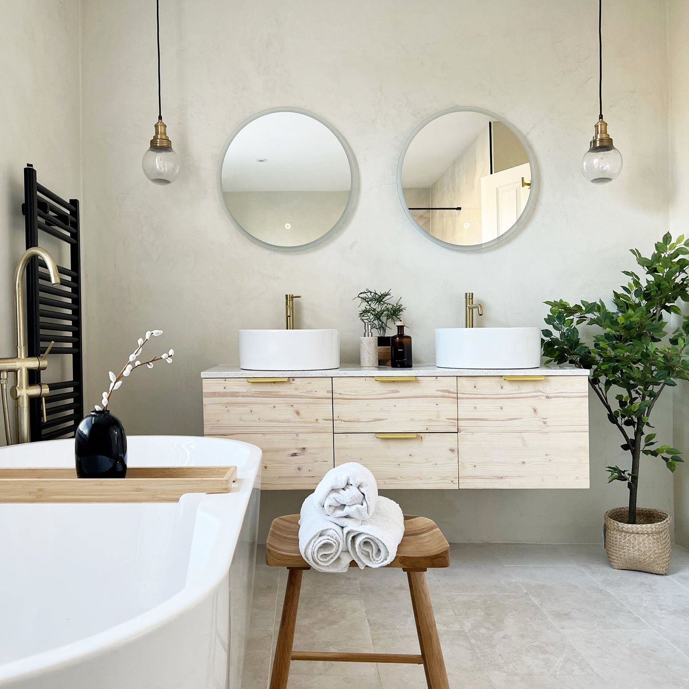 Brass Holder Brass Ring Brooklyn Outdoor & Bathroom Globe Pendant Light BR-IP65-P-BH-BR-GLG