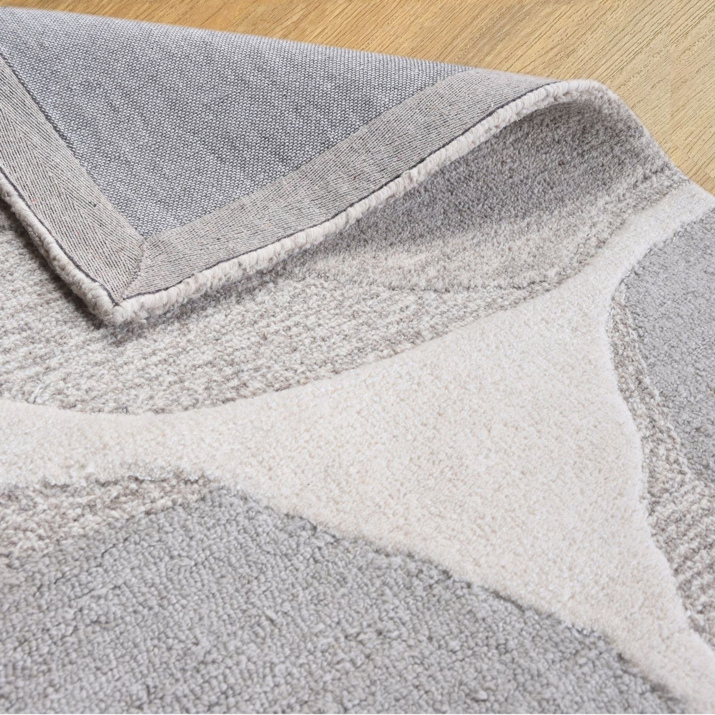 Flint Hand Tufted Wool Rug - Ivory & Grey