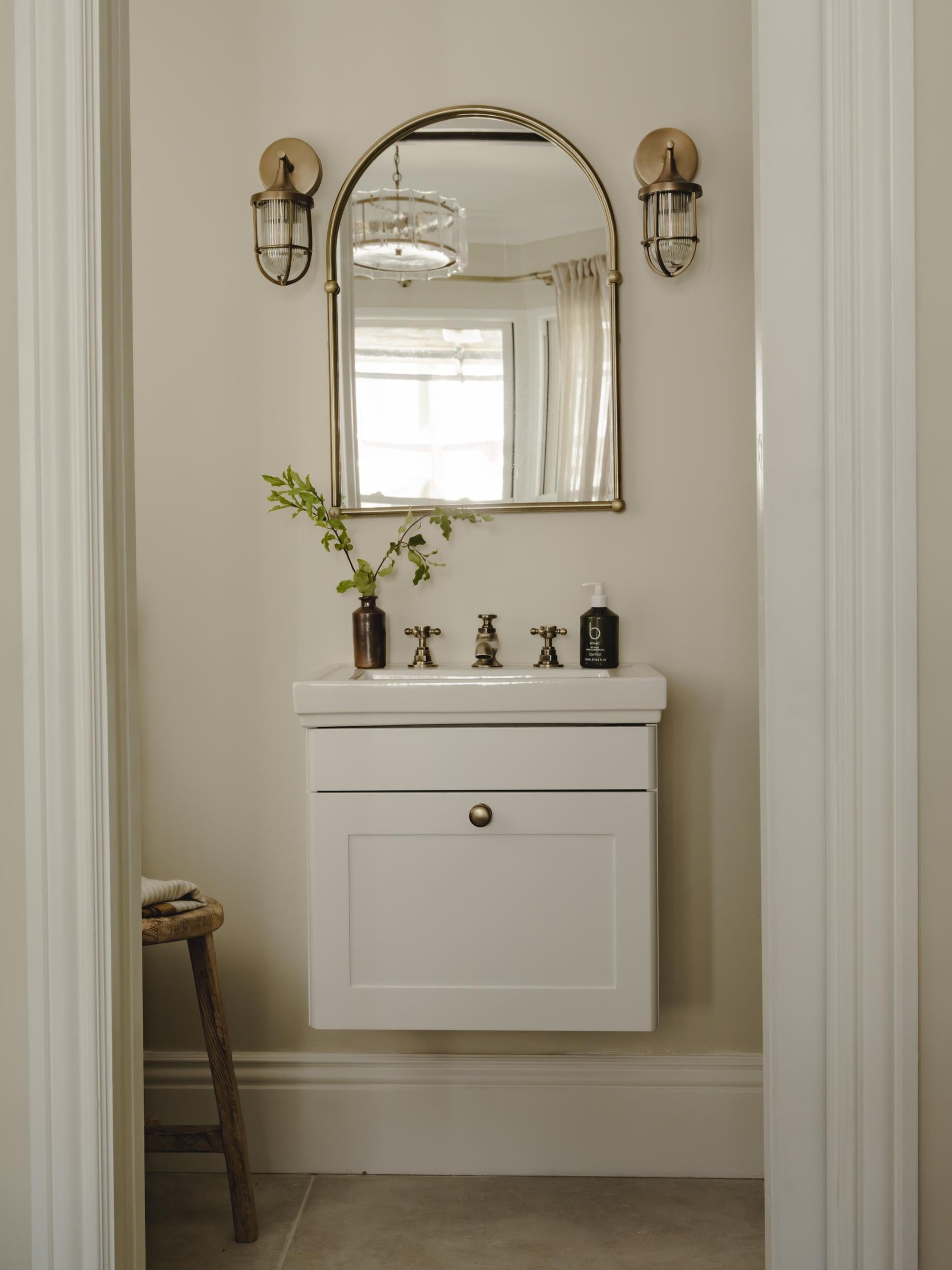 Harbour Outdoor & Bathroom Wall Light in Brass with Ribbed Glass