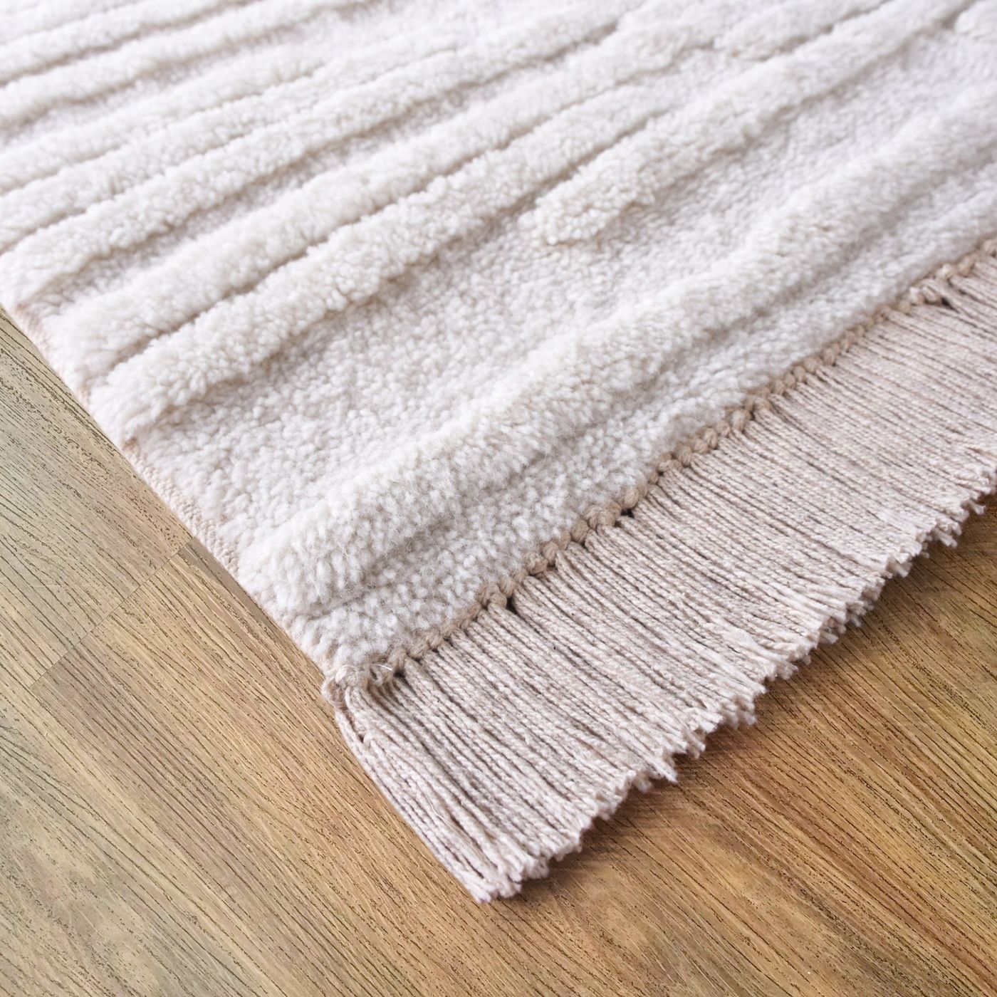 Ivory - Swyre Table Tufted Wool Rug 