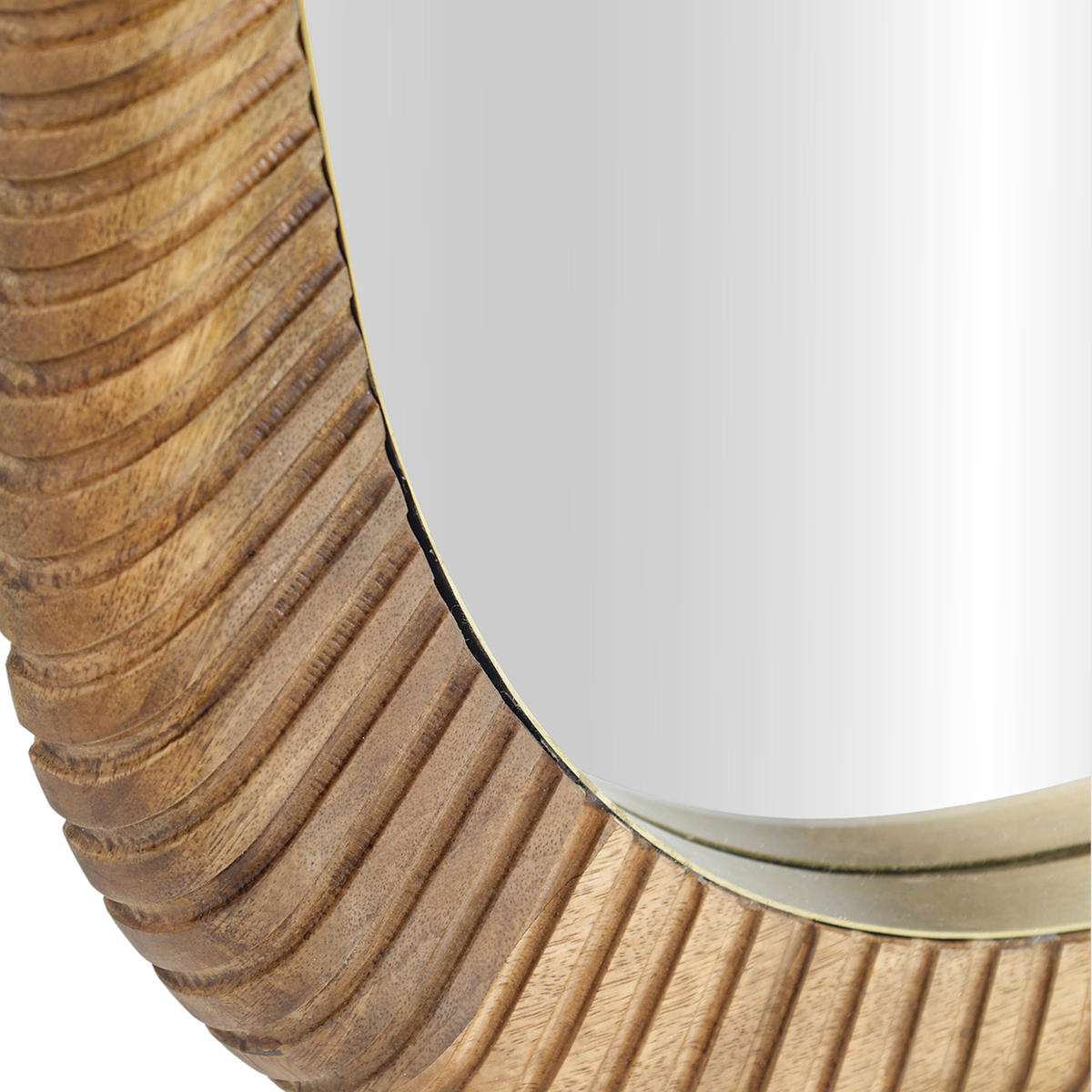 Close up Kingham rectangular wall mirror with natural wooden frame, 22-inch