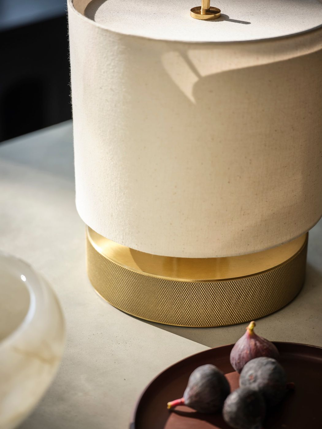 Knurled Round Table Lamp - Brass - Drum - Natural Cotton