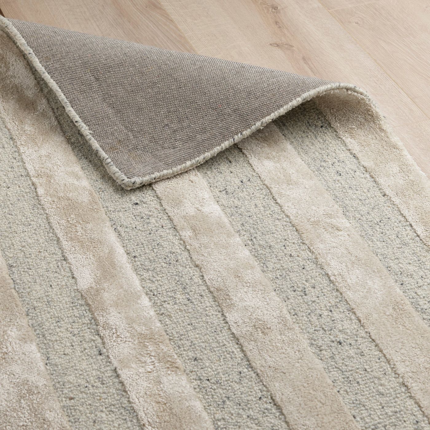 Natural_Braco_Handtufted_Wool_Cream_Grey_Rug_Industville_RG-20-HTW-CR-GR_Fold