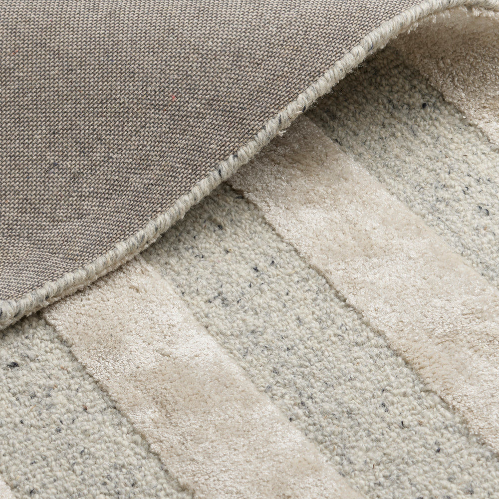 Natural_Braco_Handtufted_Wool_Cream_Grey_Rug_Industville_RG-20-HTW-CR-GR_Fold_Closeup