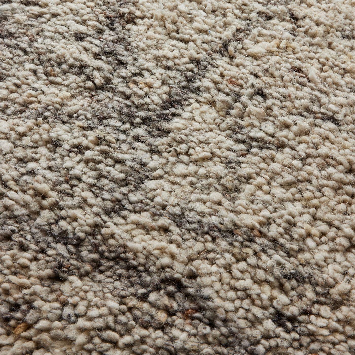 Natural_Brae_Handknotted_Shaggy_Wool_Natural_Dark_Brown_Rug_Industville_RG-25-HKSW-N-DB_Detail