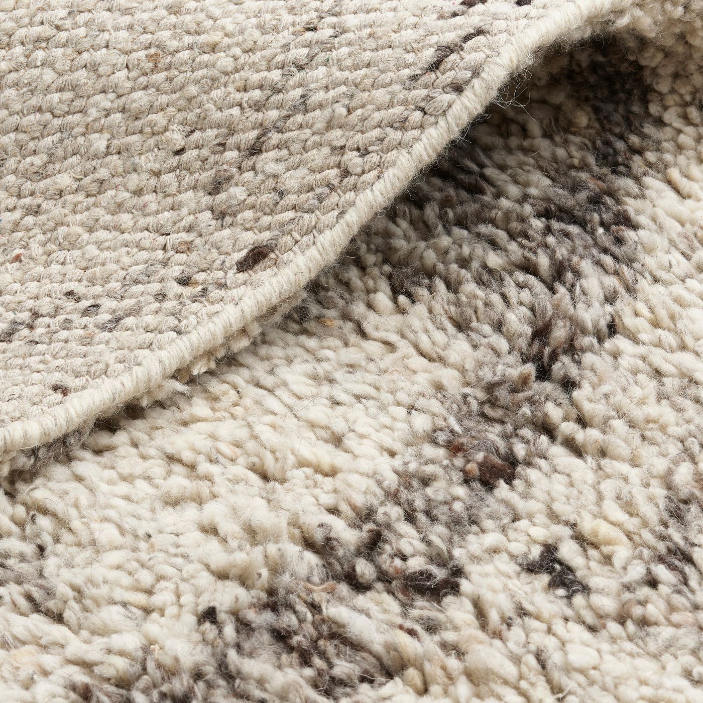 Natural_Brae_Handknotted_Shaggy_Wool_Natural_Dark_Brown_Rug_Industville_RG-25-HKSW-N-DB_Fold_Closeup