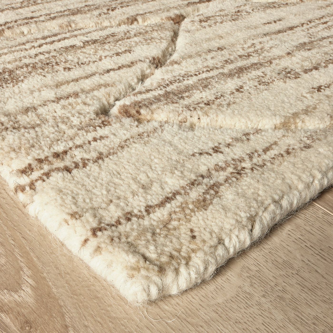 Natural_Drift_Handloomed_Wool_Cream_Brown_Rug_Industville_RG-27-HLW-CR-BR_Corner
