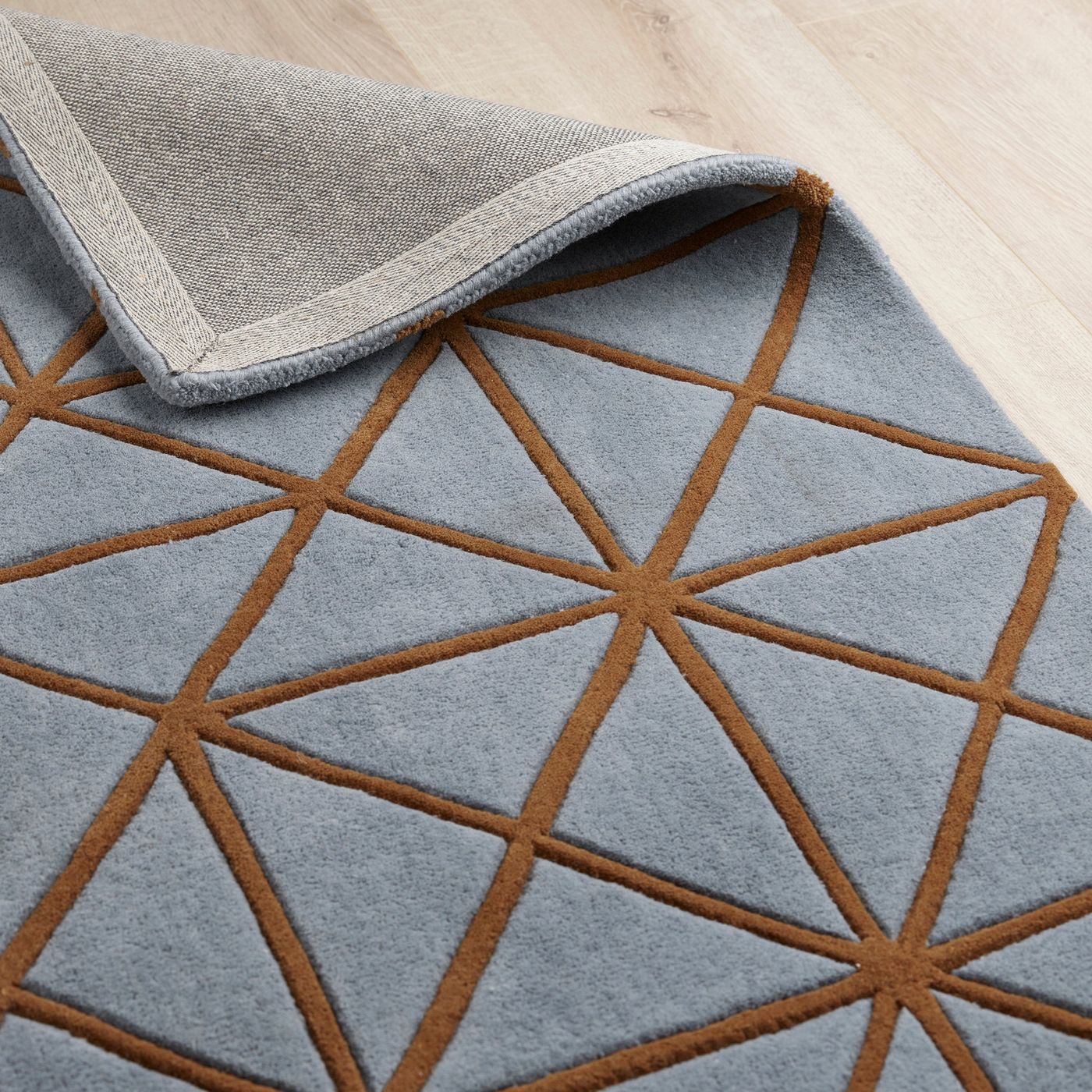 Natural_Hithe_Handtufted_Wool_Grey_Brown_Rug_Industville_RG-33-HTW-GR-BR_Fold