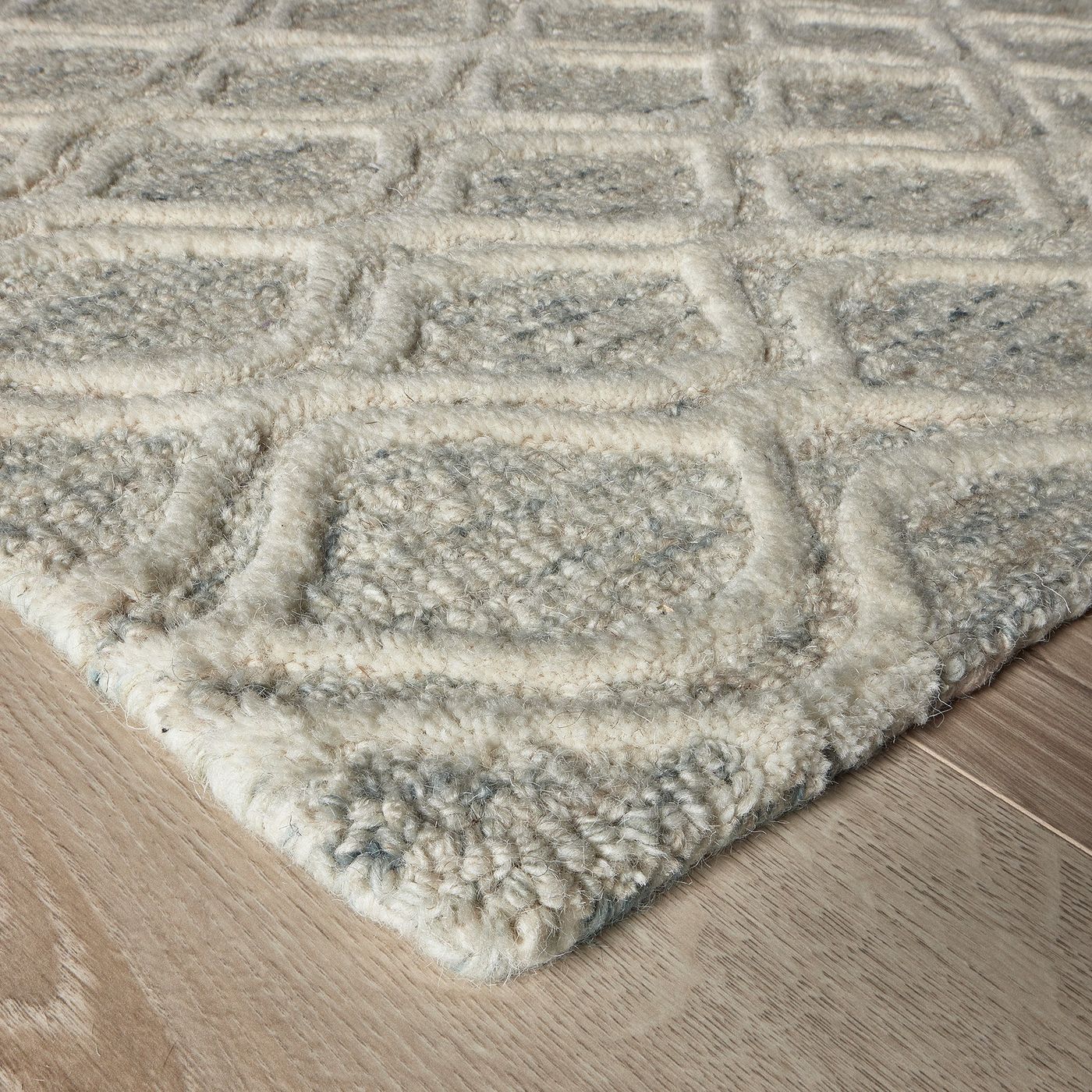 Natural_Hume_Handtufted_Wool_Grey_Cream_Rug_Industville_RG-17-HTW-GR-CR_Corner