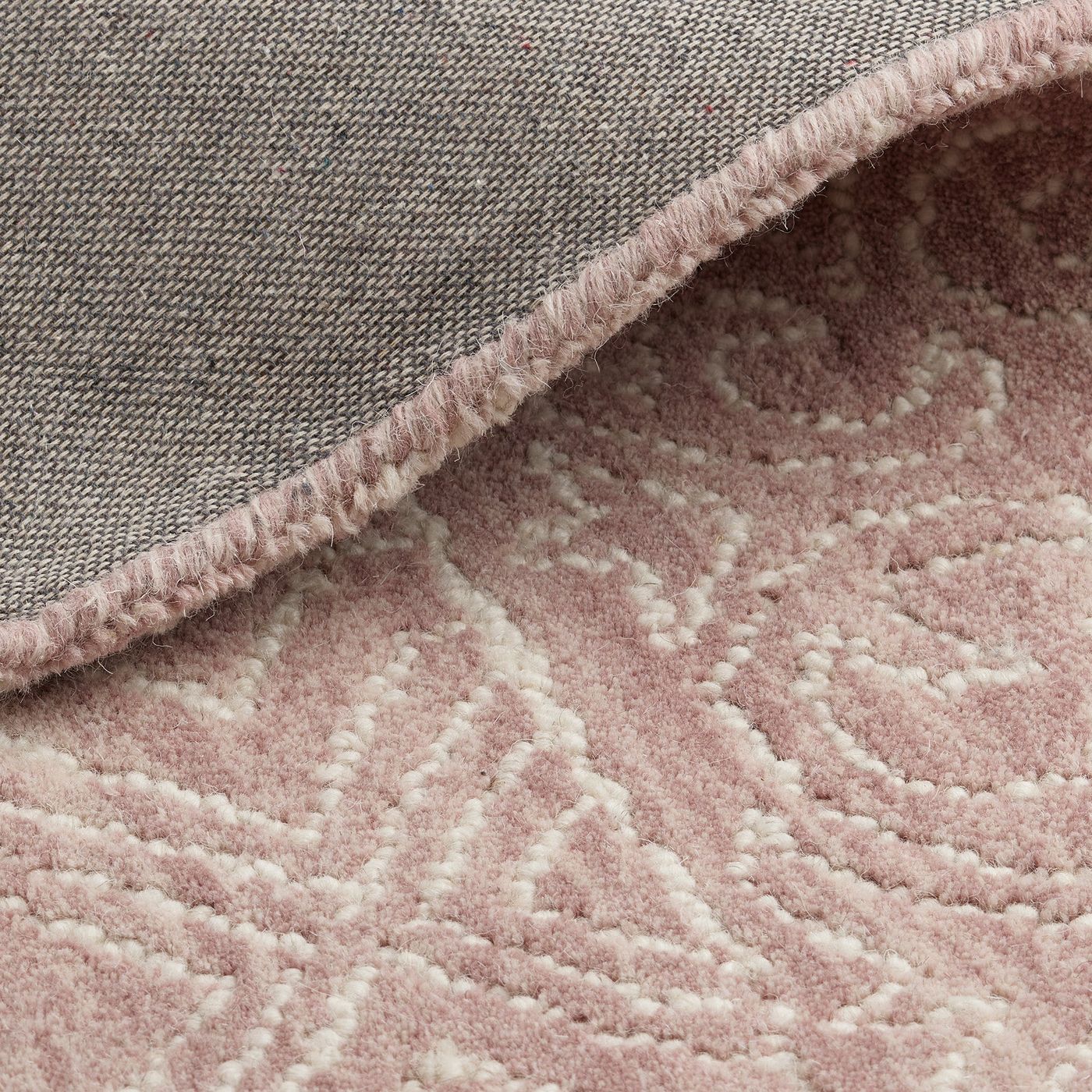  Analyzing image    Natural_Oare_Handtufted_Wool_Rose_Rug_Industville_RG-32-HTW-RO_Fold_