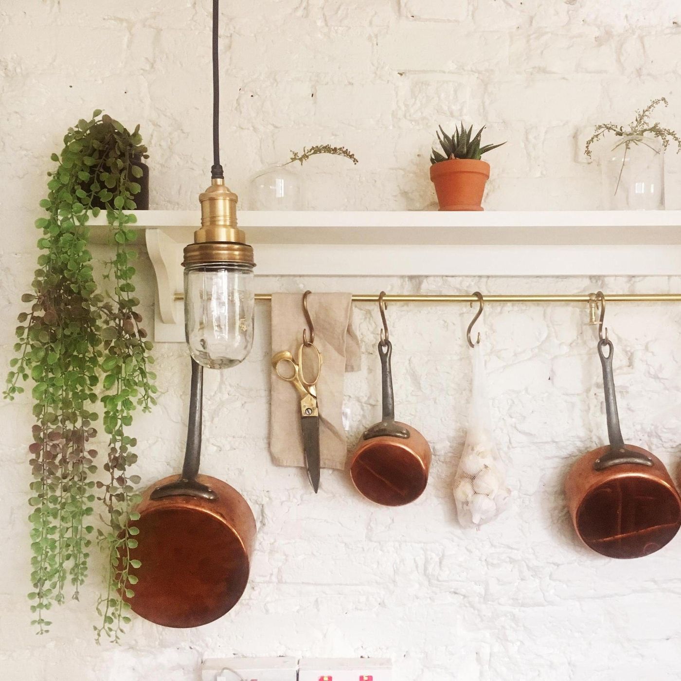Brass Holder Brass Ring Brooklyn Outdoor & Bathroom Pendant BR-IP65-P-BH-BR